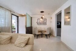 Blk 420 Jurong West Street 42 (Jurong West), HDB 4 Rooms #527328741